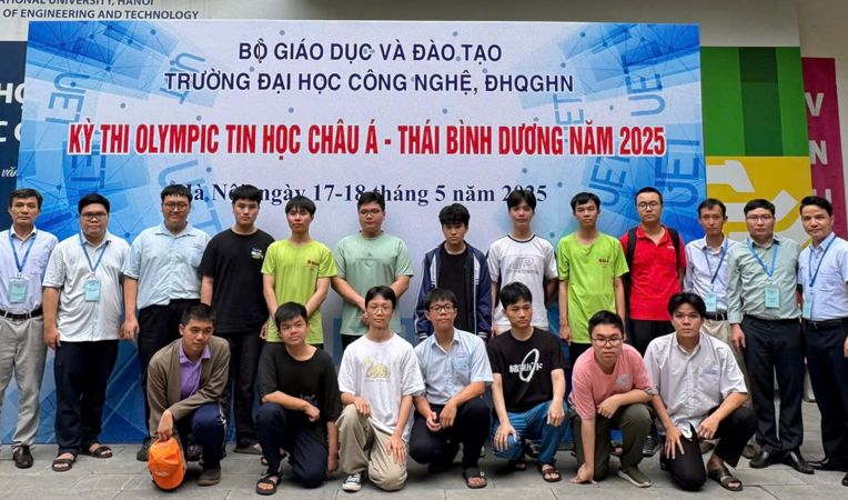 Học sinh Việt Nam đạt 6 huy chương tại Kỳ thi Olympic Tin học Châu Á Thái Bình Dương năm 2025 