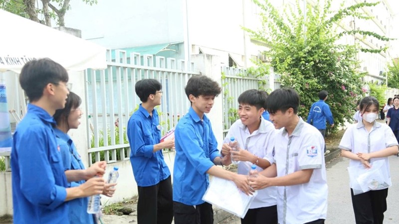 Hà Nội: 2 thí sinh vi phạm quy chế trong môn thi đầu tiên vào lớp 10