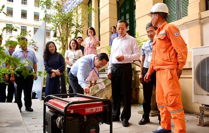 Tuân thủ nguyên tắc “3 không, 4 đúng, 6 rõ” trong tổ chức coi thi