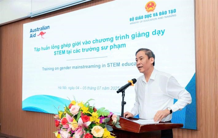 Tập huấn về phương pháp giảng dạy có lồng ghép giới trong chương trình giảng dạy STEM