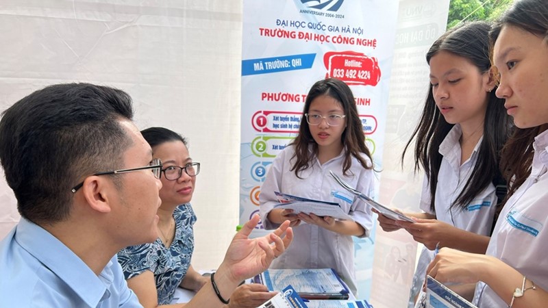Thí sinh cả nước chính thức bắt đầu đăng ký, điều chỉnh và bổ sung nguyện vọng xét tuyển đại học, cao đẳng
