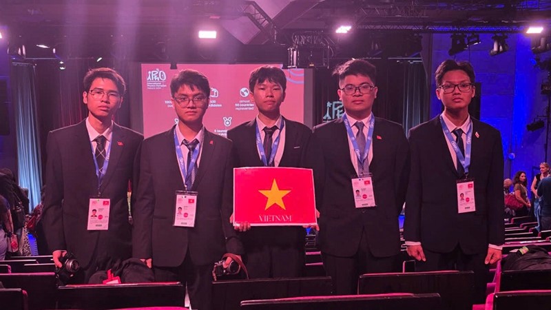 Học sinh Việt Nam đạt Huy chương Vàng Olympic Vật lí Quốc tế lần thứ 55