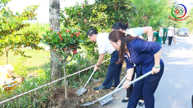 Xã Quốc Oai: Đồng loạt ra quân tổng vệ sinh môi trường