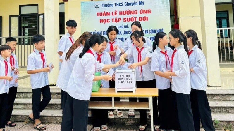 Bộ Giáo dục và Đào tạo sẽ cấp phát miễn phí toàn bộ sách giáo khoa cho học sinh vùng lũ