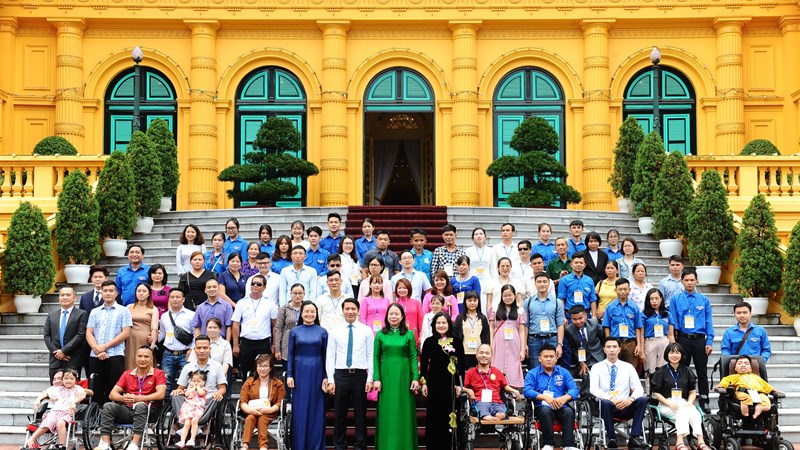 Phó Chủ tịch nước Võ Thị Ánh Xuân gặp mặt động viên gương thanh niên khuyết tật tiêu biểu năm 2022