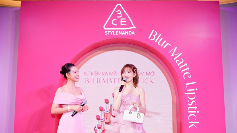 Hari Won khoe vẻ đẹp không tuổi tại sự kiện 3CE Blur Matte Lipstick
