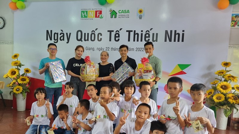 Chăm sóc sức khỏe cho trẻ em khó khăn tại Việt Nam