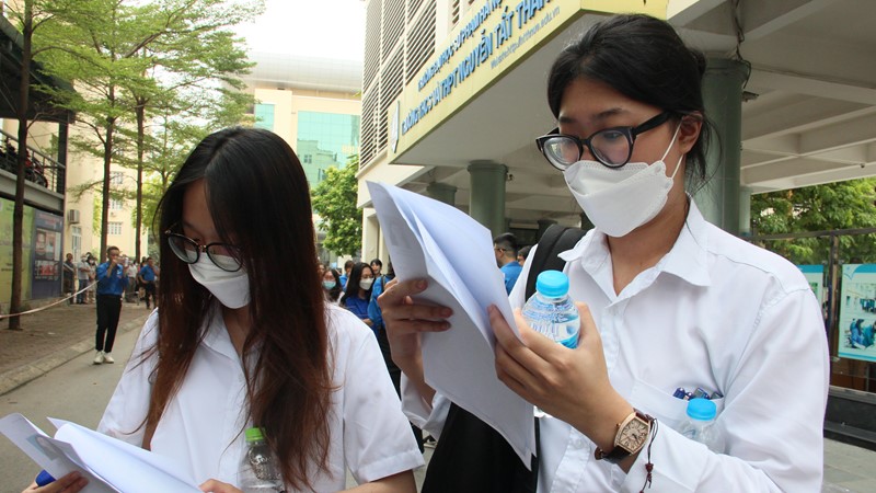 Sáng 7/7, các thí sinh đã hoàn thành môn thi tốt nghiệp THPT đầu tiên