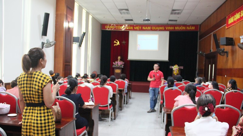 Hội LHPN Hà Nội truyền thông chăm sóc sức khỏe cho cán bộ phụ nữ