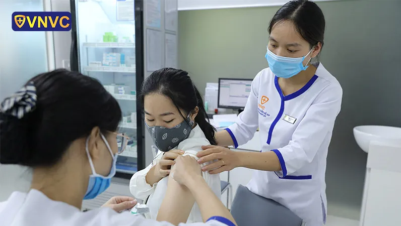 Chủ động tiêm vắc-xin ngừa ung thư cổ tử cung