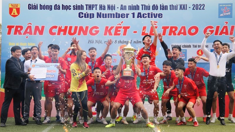 Trao giải Cúp vô địch giải bóng đá THPT Hà Nội – An ninh Thủ đô lần thứ 21