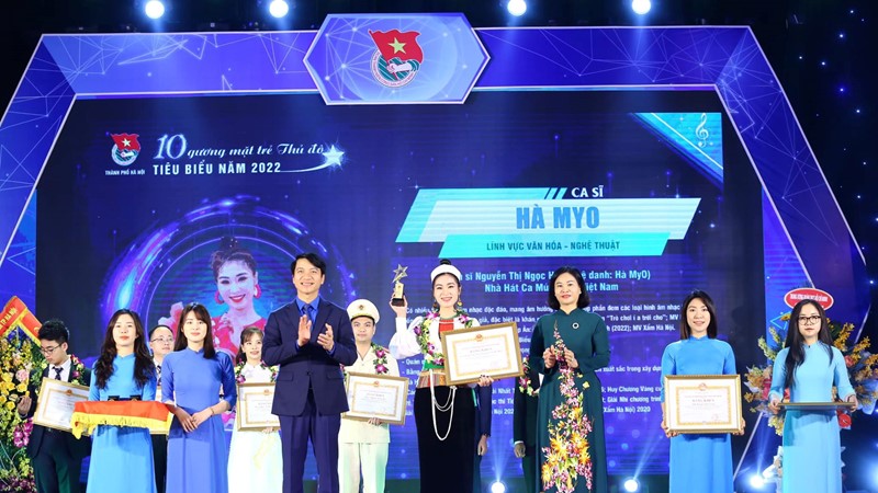 Tuyên dương 10 gương mặt trẻ, 92 cán bộ đoàn tiêu bểu của Thủ đô năm 2022