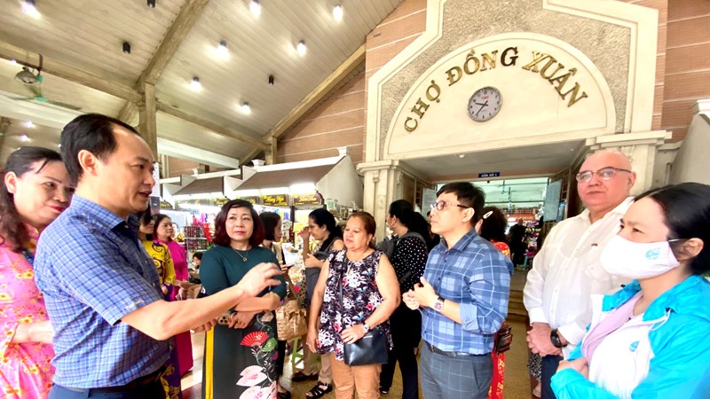 Hội LHPN Hà Nội đón tiếp, trao đổi kinh nghiệm cùng đoàn đại biểu Phụ nữ Cuba