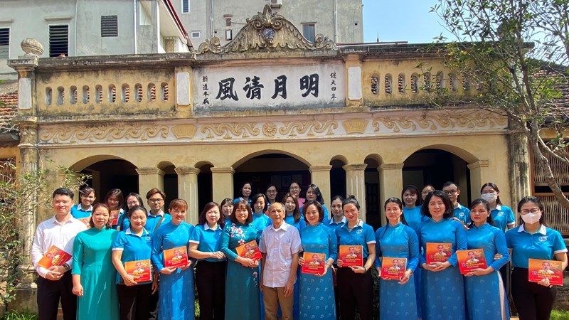Giáo dục truyền thống cách mạng cho đảng viên, đoàn viên thanh niên Hội LHPN Hà Nội