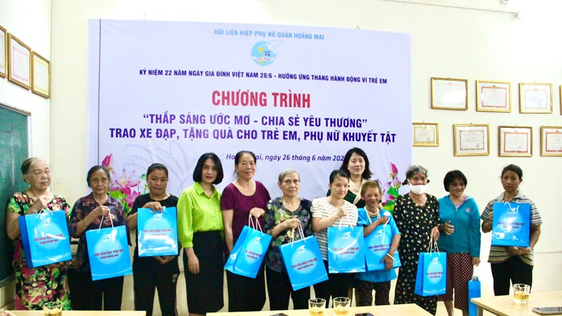 “Thắp sáng ước mơ – Chia sẻ yêu thương” cho trẻ em, phụ nữ khuyết tật Hoàng Mai