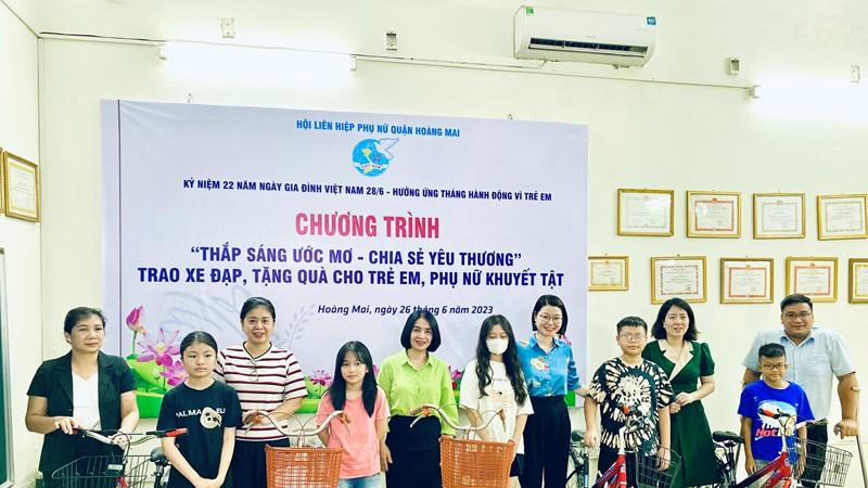 “Thắp sáng ước mơ – Chia sẻ yêu thương” cho trẻ em, phụ nữ khuyết tật quận Hoàng Mai