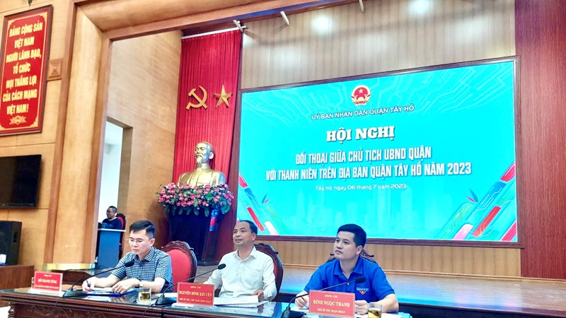 Lãnh đạo UBND quận Tây Hồ đối thoại với thanh niên
