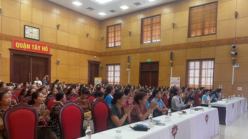 Hội LHPN quận Tây Hồ: Đẩy mạnh truyền thông phòng chống sốt xuất huyết