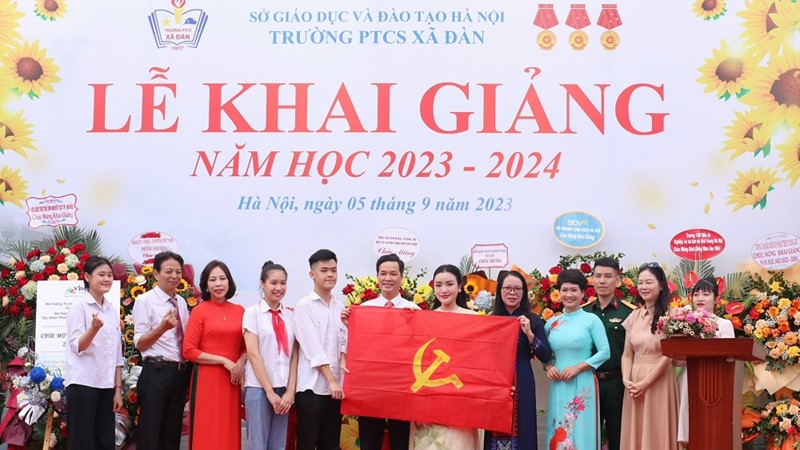 Lễ khai giảng đặc biệt của thầy, trò trường PTCS Xã Đàn