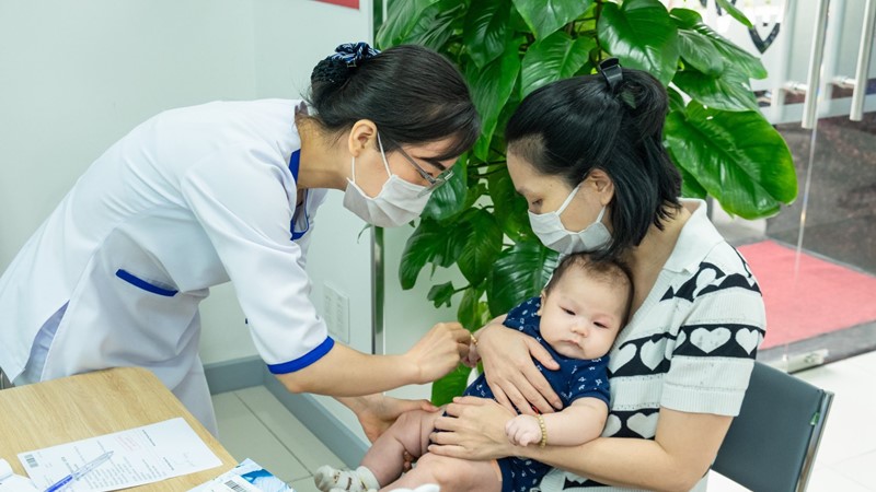 Tiêm vắc xin là biện pháp nhanh chóng, an toàn để phòng bệnh bạch hầu