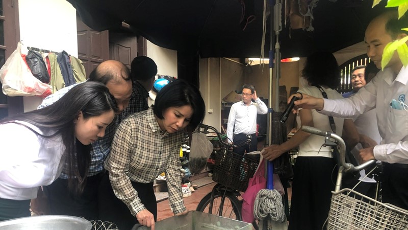 Sở Y tế yêu cầu quận Tây Hồ quyết liệt triển khai biện pháp phòng sốt xuất huyết