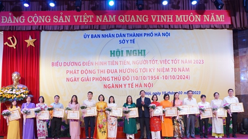Biểu dương 176 điển hình tiên tiến, người tốt, việc tốt ngành y tế Hà Nội năm 2023