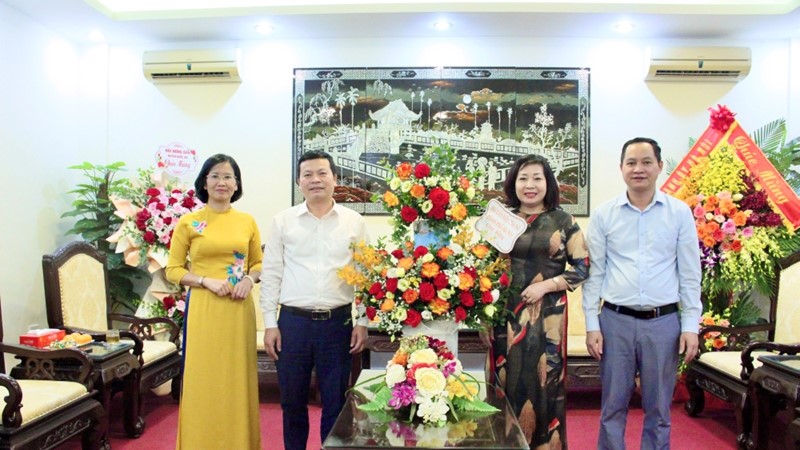 Hội LHPN Hà Nội: Chúc mừng ngày truyền thống Hội Nông dân TP Hà Nội