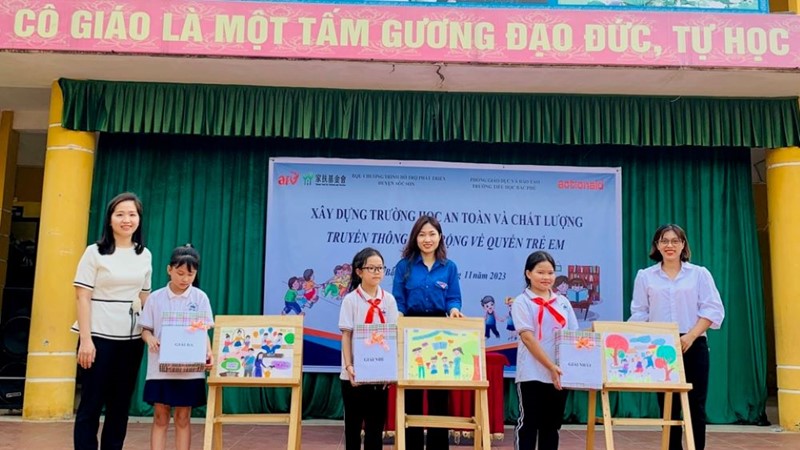 Truyền thông về quyền trẻ em cho hơn 2.000 học sinh tại huyện Sóc Sơn 