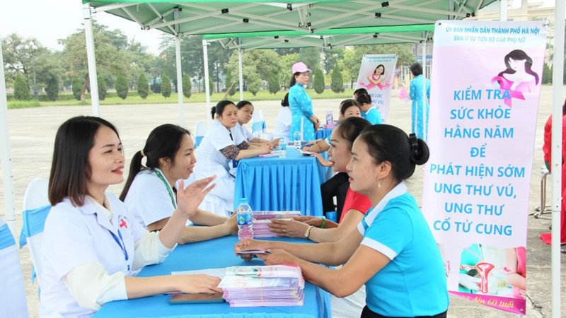 Khám tầm soát Ung thư vú, ung thư cổ tử cung cho 2.000 phụ nữ Mê Linh