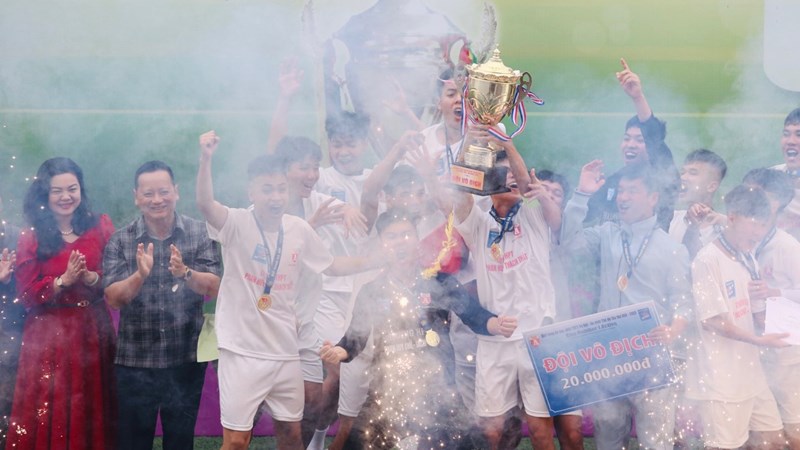 Chiến thắng “nghẹt thở” trên chấm luân lưu, THPT Phan Huy Chú bảo vệ thành công danh hiệu vô địch