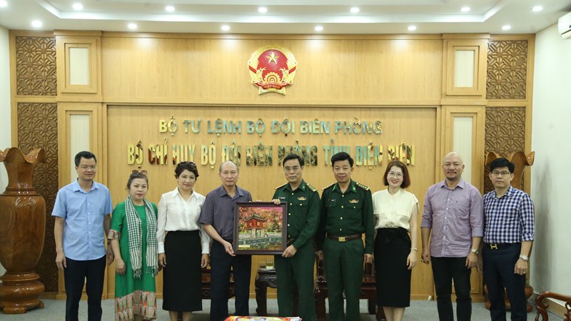 Hội Nhà báo Hà Nội thăm, làm việc với Bộ đội biên phòng tỉnh Điện Biên