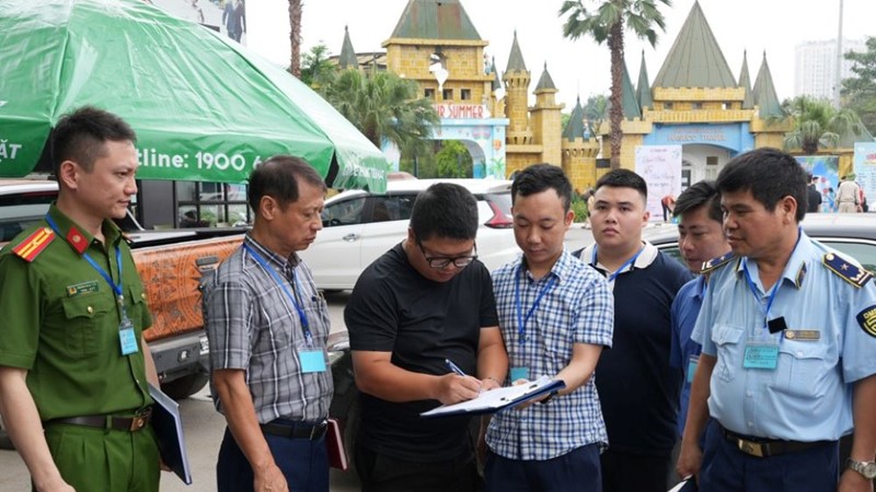 Quận Tây Hồ tăng cường kiểm tra các điểm trông giữ phương tiện
