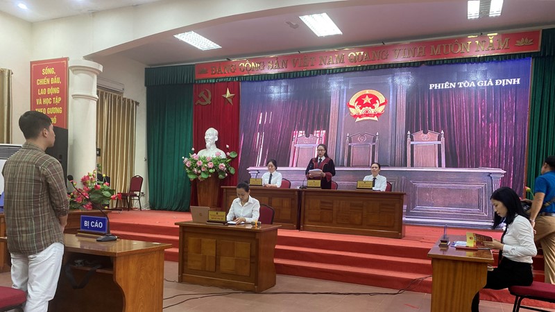 Hội LHPN quận Cầu Giấy: Truyền thông về phòng chống bạo lực gia đình qua “phiên tòa giả định”