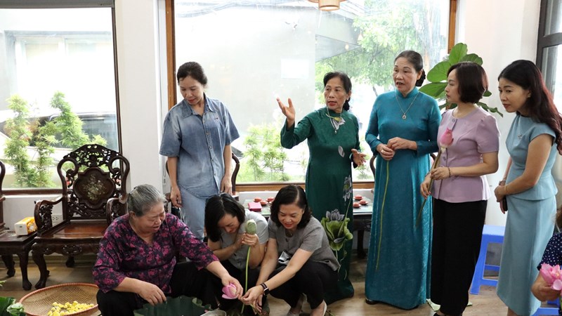 Phụ nữ Thủ đô có vai trò quan trọng trong bảo tồn và phát huy giá trị sản phẩm nghề truyền thống