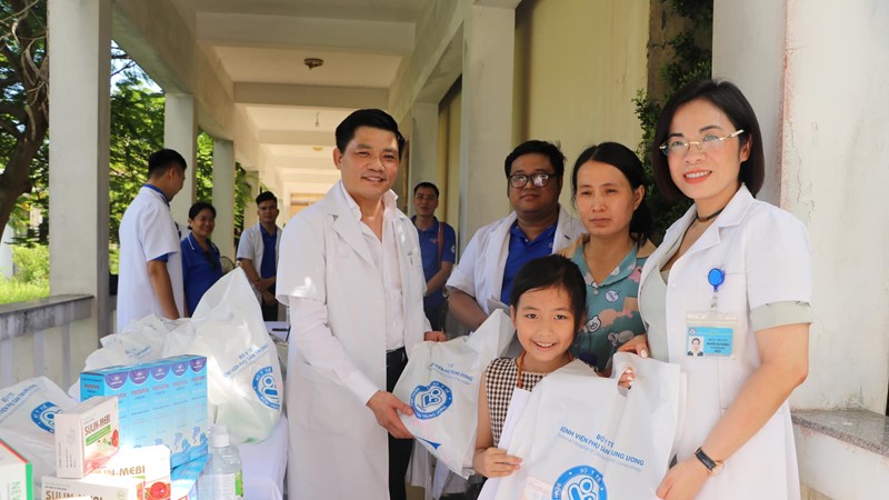Bệnh viện Phụ sản Trung Ương: Khám miễn phí cho hơn 3.000 người tại huyện Vĩnh Linh, tỉnh Quảng Trị