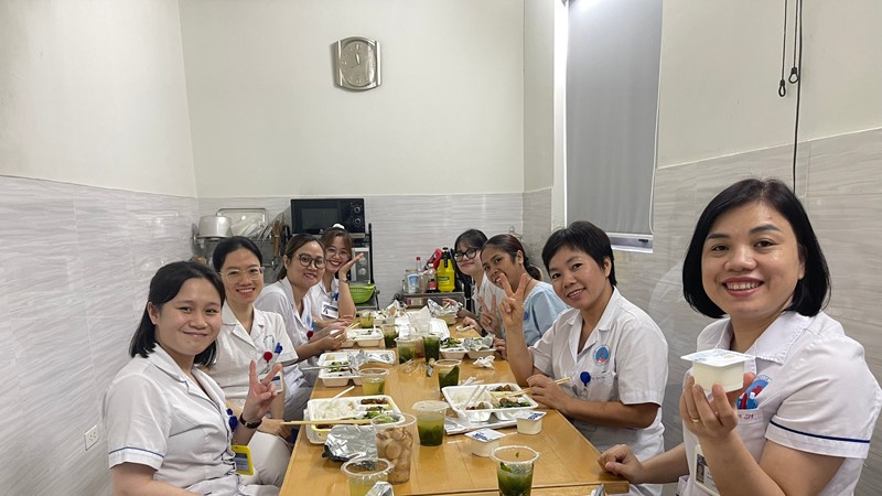Ấm áp bữa cơm công đoàn Bệnh viện Hữu Nghị