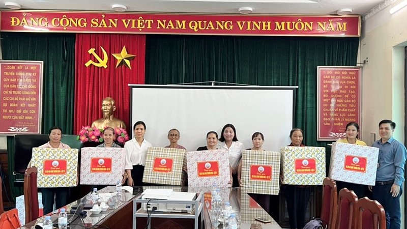 TYM Sóc Sơn tri ân các gia đình chính sách