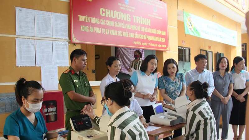 Hội LHPN Hà Nội: Truyền thông chính sách, khám sức khỏe cho nữ phạm nhân Trại giam Thanh Xuân