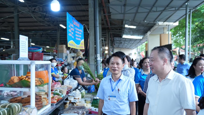 Hội LHPN quận Tây Hồ: Ra mắt mô hình “Chợ văn minh an toàn, hiệu quả”