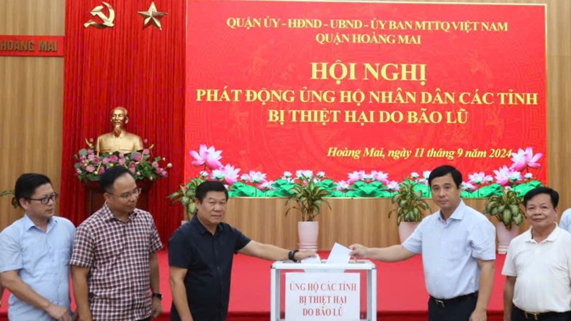 Cán bộ, công chức, viên chức quận Hoàng Mai chung tay ủng hộ các tỉnh thiệt hại do bão số 3