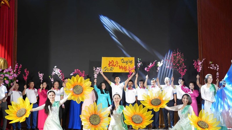 Cùng “hiến kế” xây dựng quận và thành phố văn minh, giàu mạnh