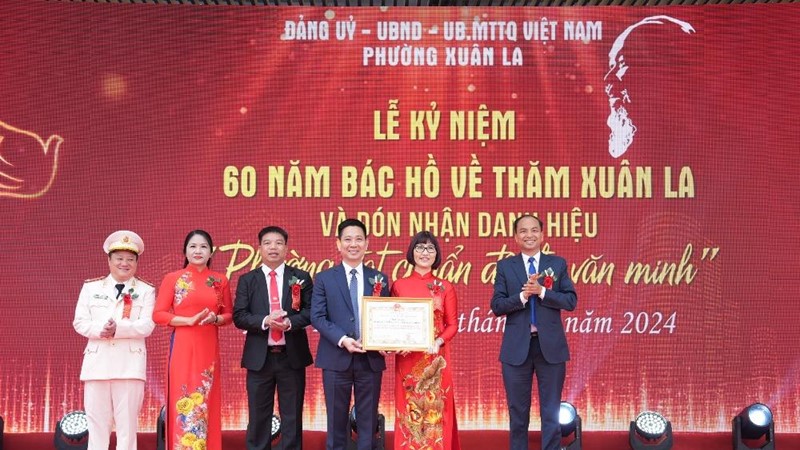 Phường Xuân La (Tây Hồ) đón nhận danh hiệu “Phường đạt chuẩn Đô thị văn minh”