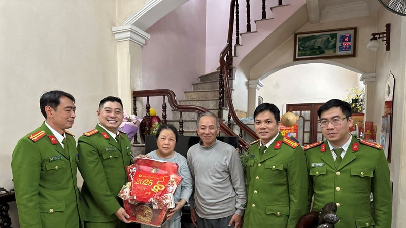 Công an phường Giáp Bát lan tỏa tinh thần nhân ái tới cộng đồng