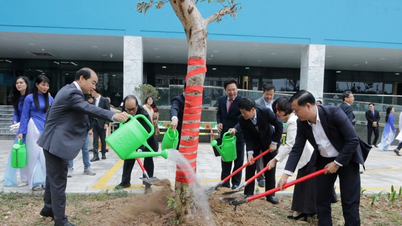 Ngành Y tế Hà Nội phát động Tết trồng cây 2025: Hành động nhỏ, ý nghĩa lớn