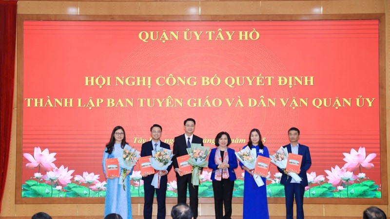 Quận Tây Hồ sắp xếp, tinh gọn bộ máy, nâng cao hiệu quả quản lý nhà nước