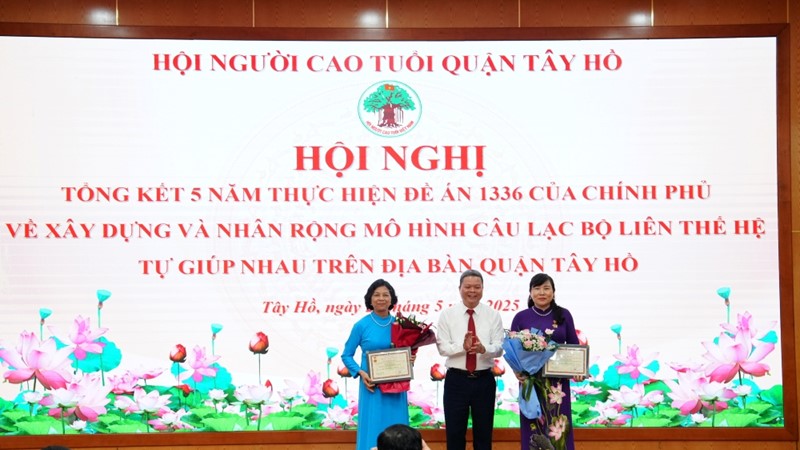 Mô hình CLB Liên thế hệ Tự giúp nhau: Thành quả bền vững từ sự gắn kết cộng đồng tại quận Tây Hồ