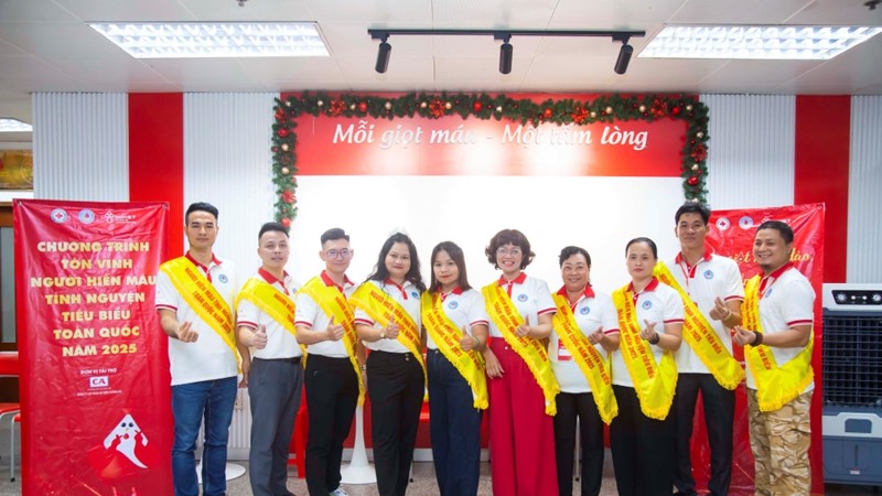 Tôn vinh 100 người hiến máu tiêu biểu toàn quốc năm 2025: Lan tỏa những trái tim nhân ái