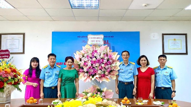 Sư đoàn Phòng không 361 thăm, chúc mừng các cơ quan báo chí nhân kỷ niệm 100 năm ngày Báo chí cách mạng Việt Nam