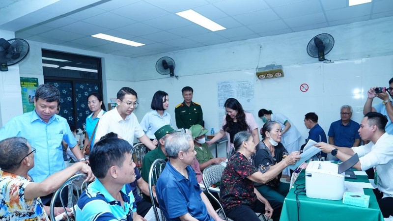 Phường Phú Thượng: Khám, chăm sóc sức khỏe cho 162 đối tượng chính sách