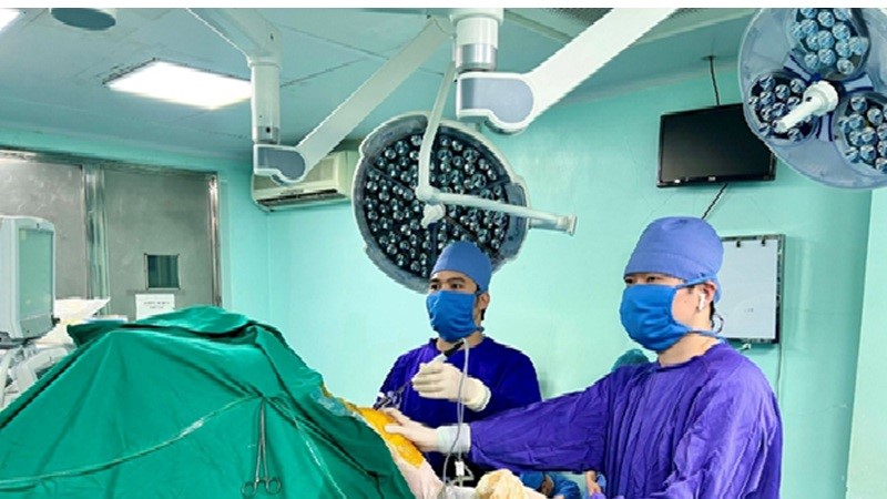 Thành công tái tạo dây chằng bằng phương pháp nội soi, cứu khớp vai cho bệnh nhân cao tuổi